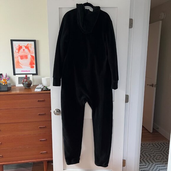 Star Trek Discovery Adult Pajamas - Rare Crew Gift - Picture 2 of 9